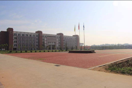鄭州亞圣科技中等專業(yè)學(xué)校環(huán)境
