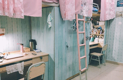 信陽電子學校寢室環(huán)境圖片